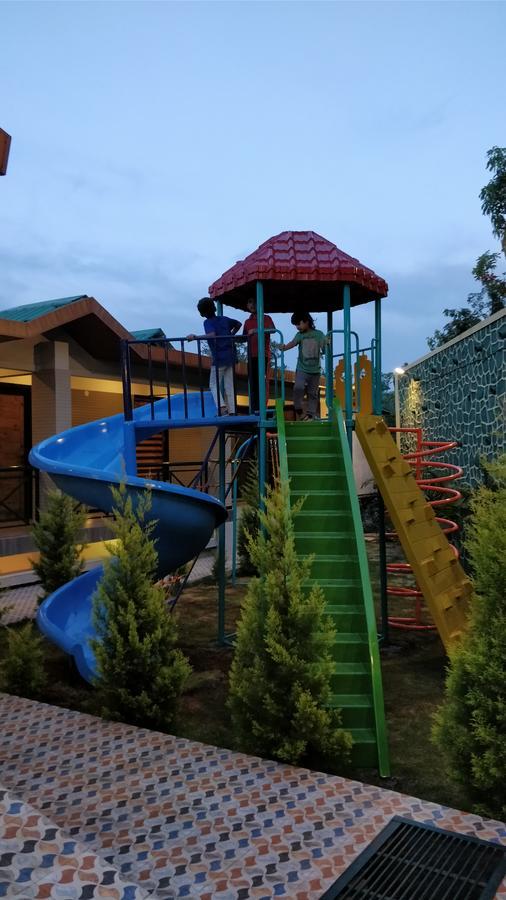 Miraya Hotel Панчгані Екстер'єр фото